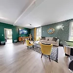 펜션 La Clef Decamp Domaine De Lalie 20pers Piscine Tennis, 8min