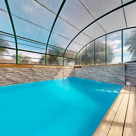 La Clef Decamp Domaine De Lalie 20pers Piscine Tennis, 8min Holiday home Saint-Planchers