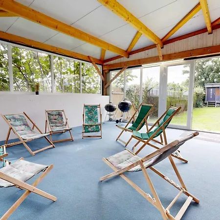 Дом отдыха Domaine De Lalie 20pers Piscine Tennis, 8min Saint-Planchers