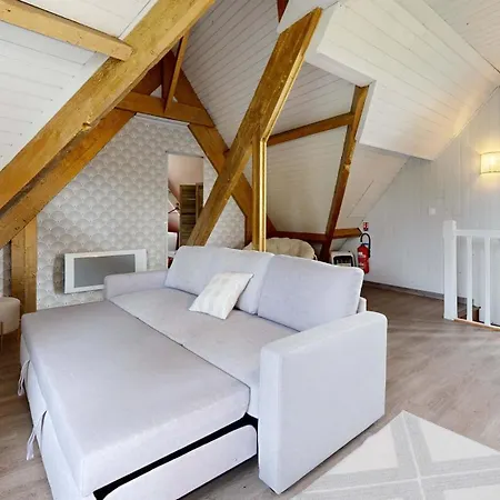 Дом отдыха Domaine De Lalie 20pers Piscine Tennis, 8min Saint-Planchers